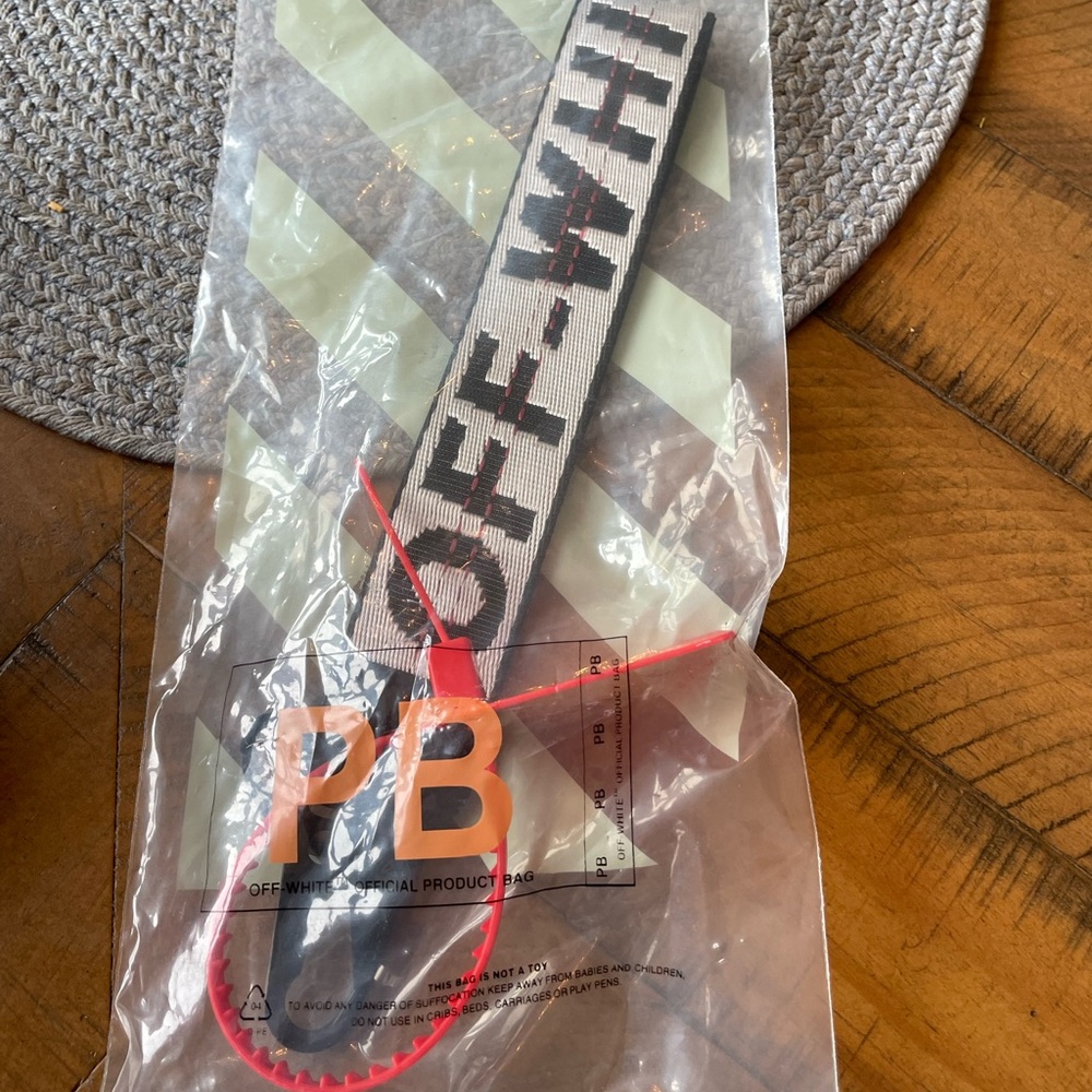 Off-white accessory